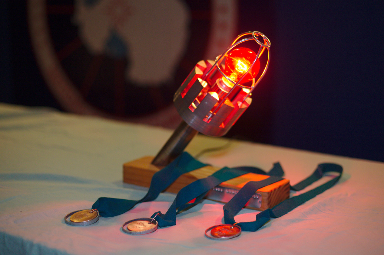 Presentation of the medals and the Polelympic Flame.