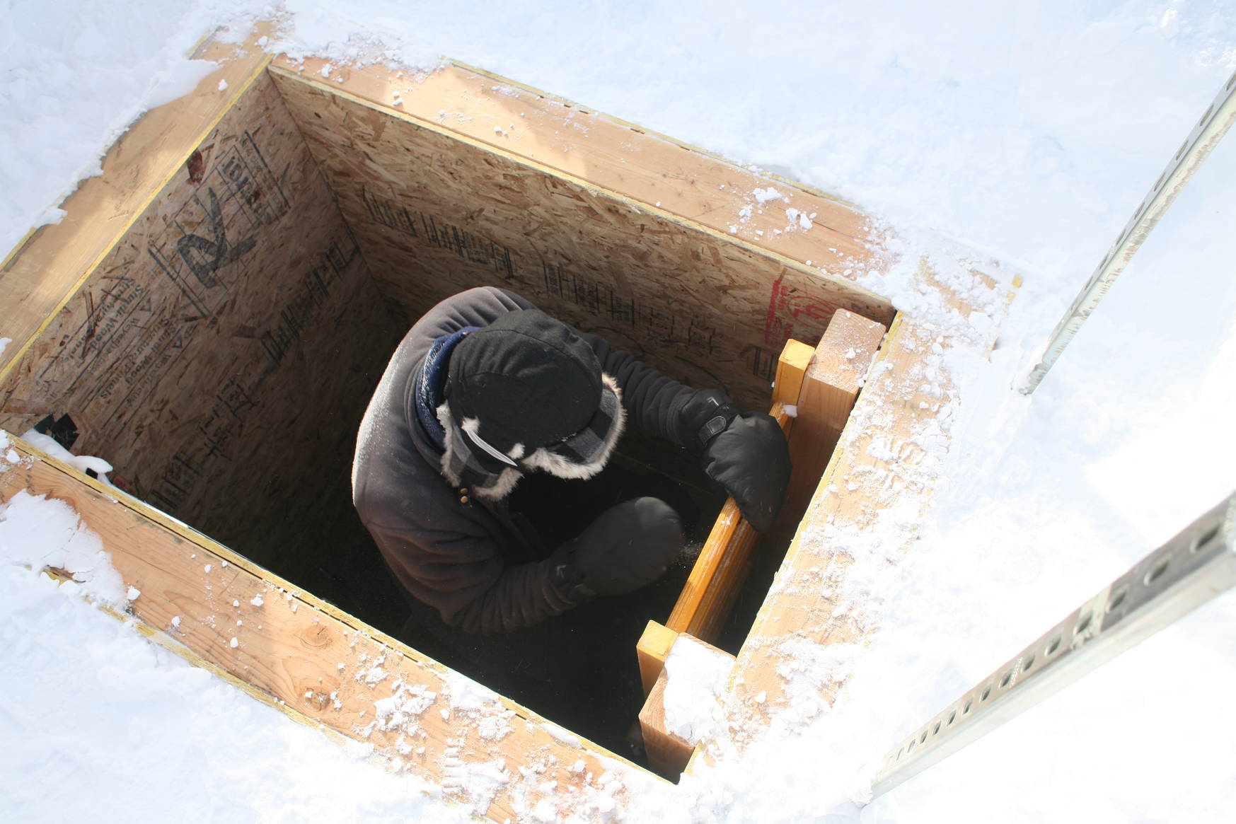 The communication and control systems are located 10 meters under ground.