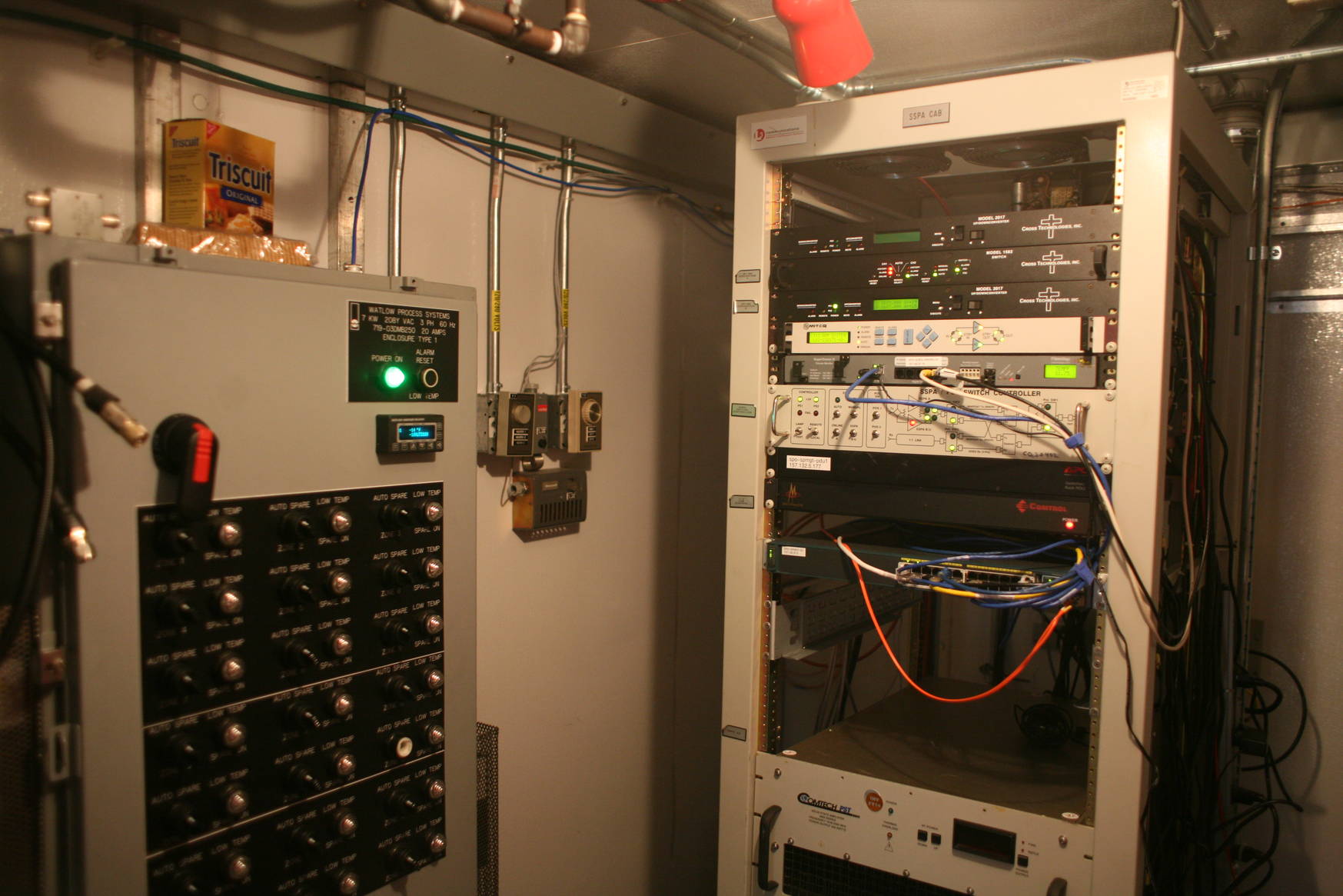 Control electronics for data transfers on DSCS.