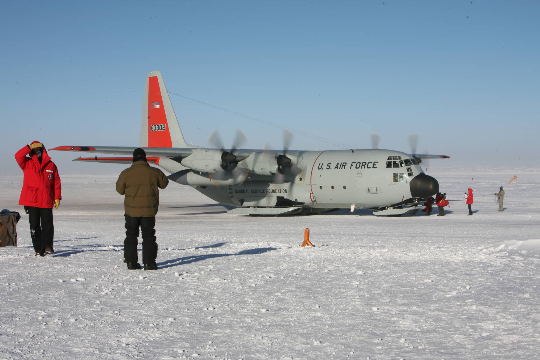 The last passengers boarding.