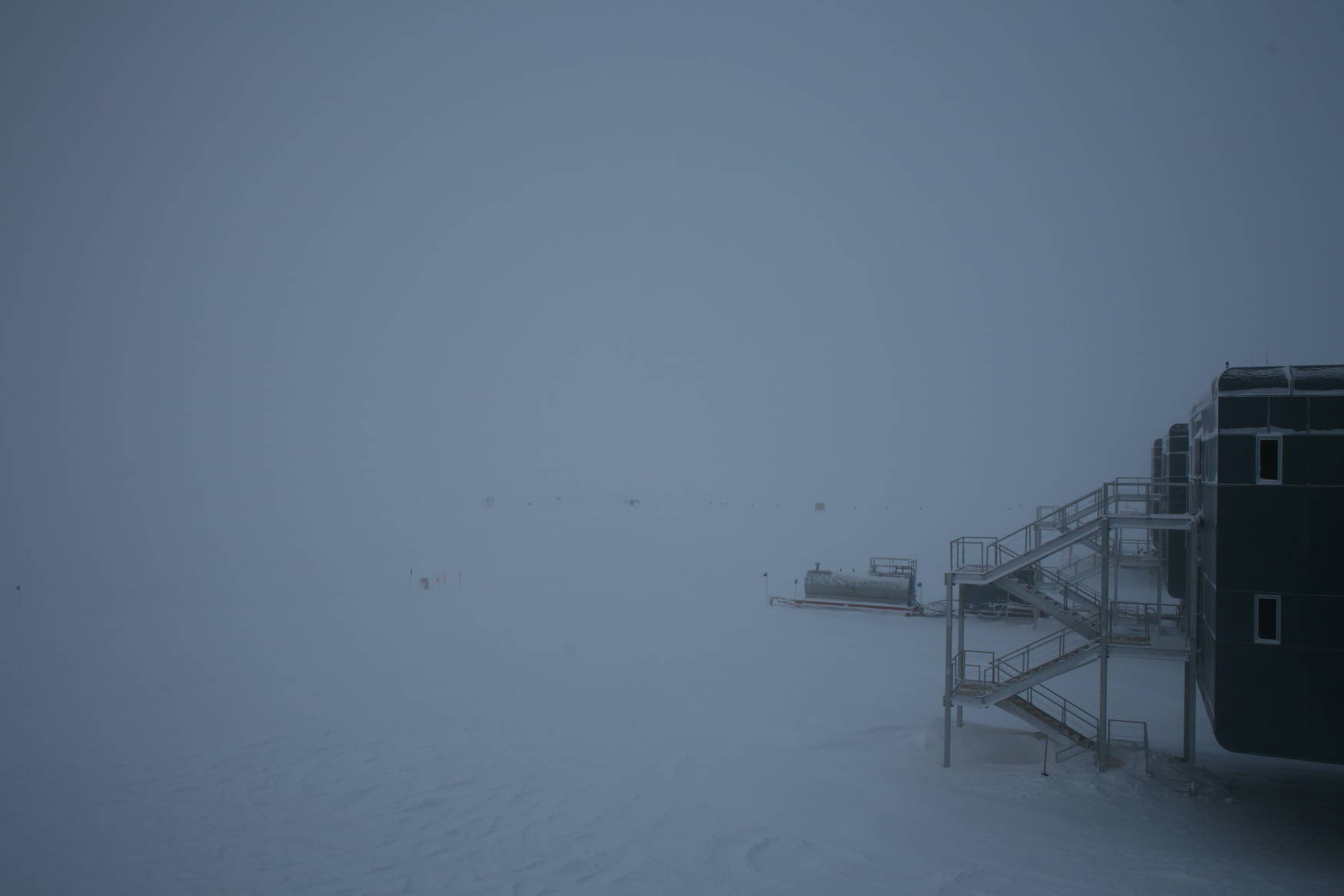 White. Where is the horizon?!