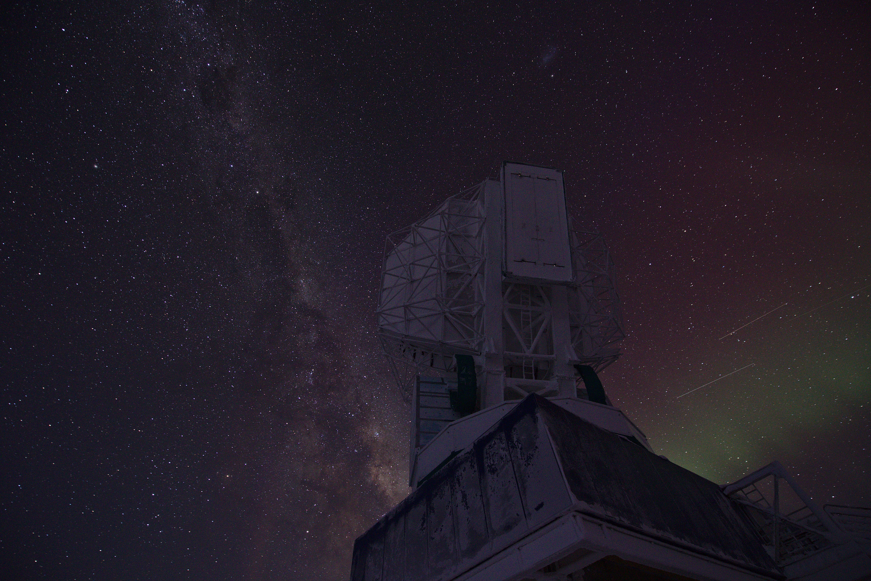 Looking up from below the South Pole Telescope