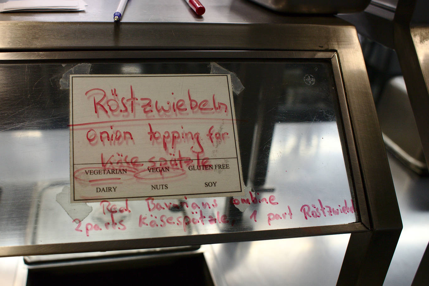 No Käsespätzle without Röstzwiebeln!